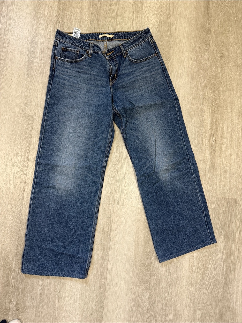 Women’s Levi’s low loose